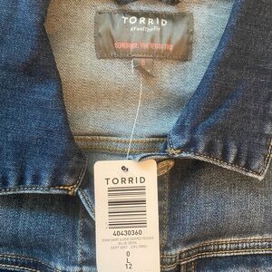 Torrid Short Sleeve Denim Jacket – Size 0 (Large)